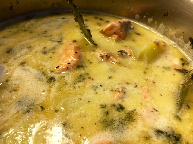 Kattilallinen kalakeittoa